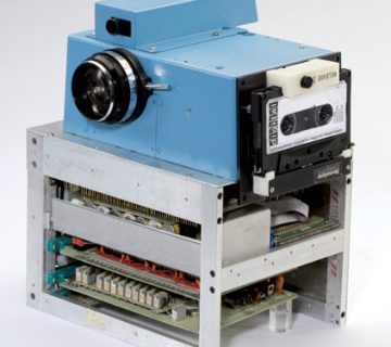 اولین دوربین دیجیتال در سال 1975