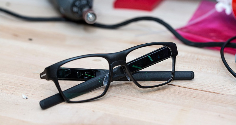 عینک هوشمند اینتل