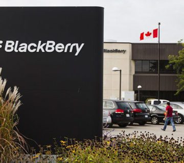 طراحی عجیب دوربین محصولات بلک بری