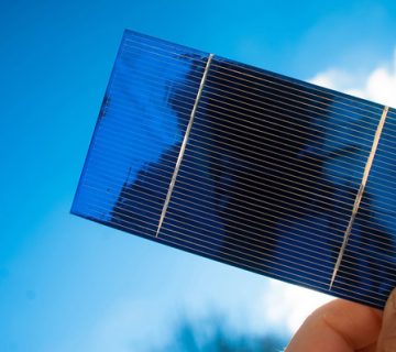 افزایش ولتاژ باتری خورشیدی با شاه توت