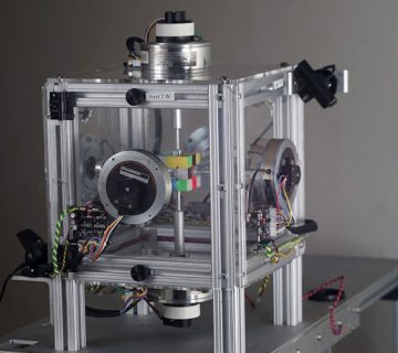 حل مساله مکعب روبیک توسط ربات