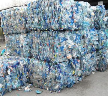 آنزیمی که بطری های پلاستیکی را میخورد