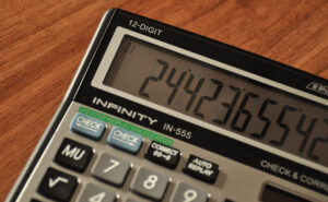 ماشین حساب ساده اینفینیتی مدل 555 ماشین حساب ساده اینفینیتی مدل 555